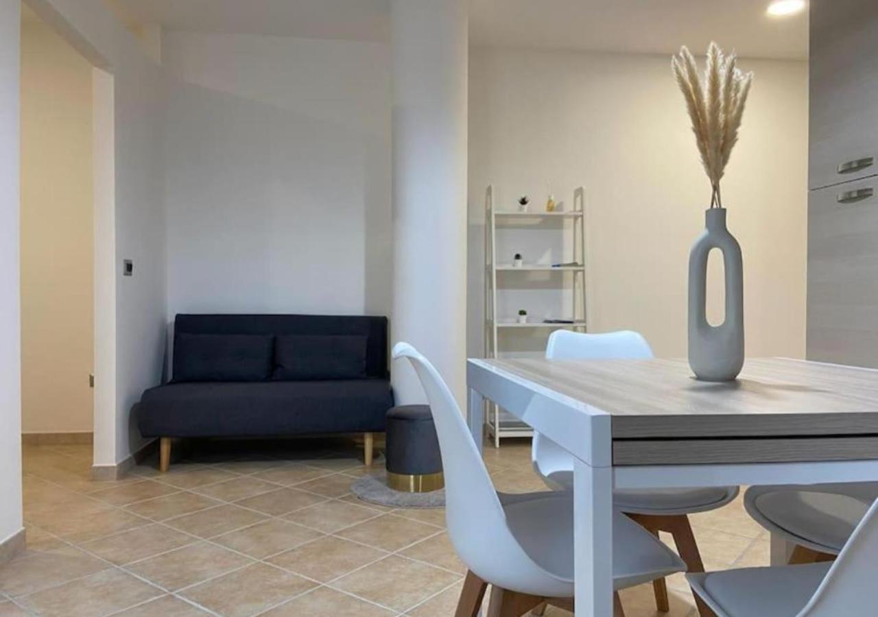 Loft Comodo Ed Elegante • Wi-Fi E Colazione Sanluri Exterior photo